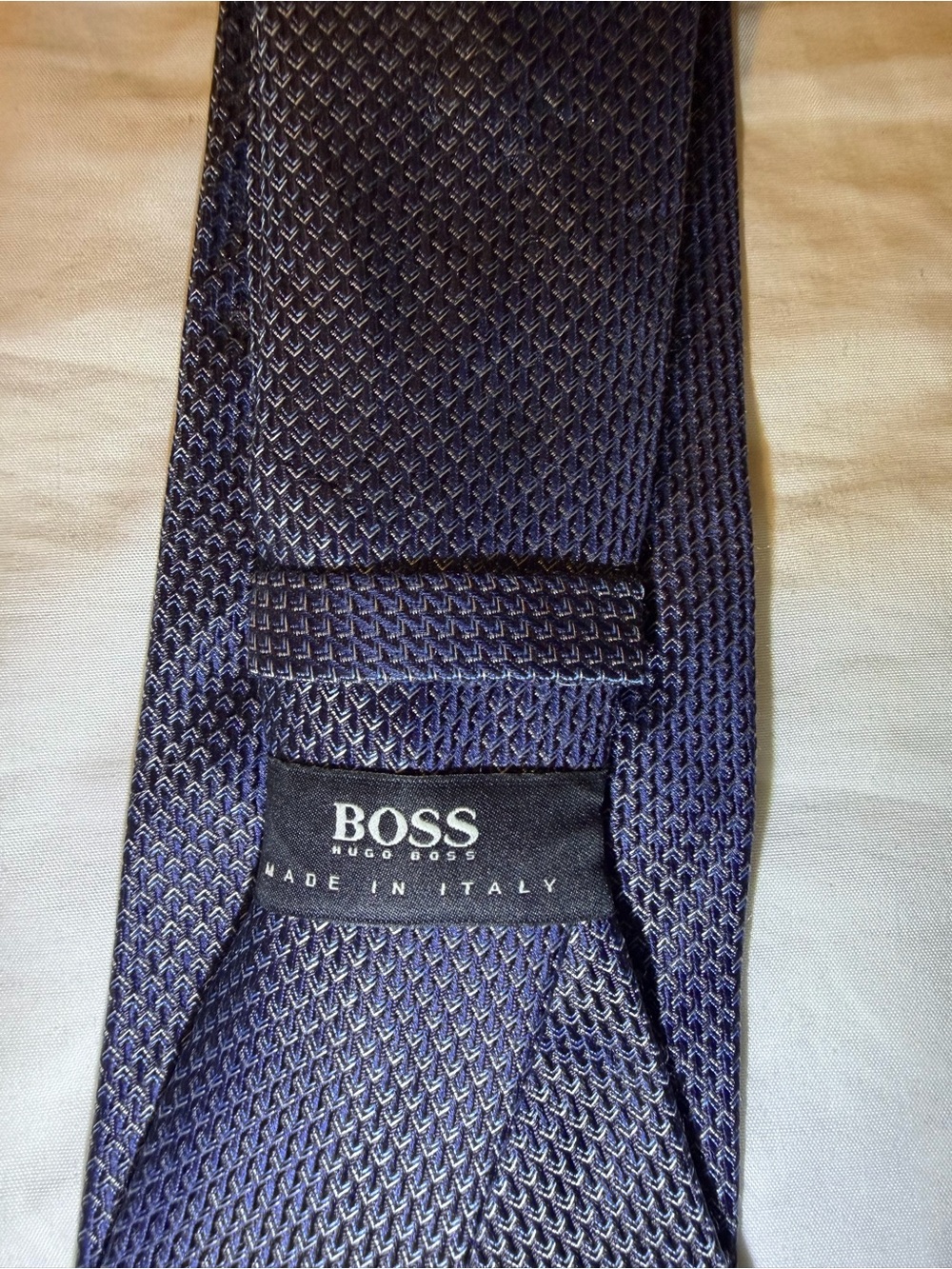 BOSS Navy Textured DESIGNER Silk Tie - Picture 2 of 4